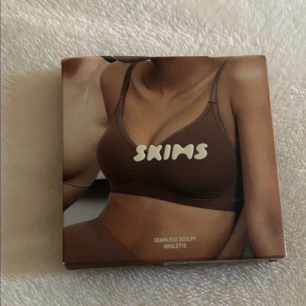 SKIMS Seamless Sculpt Bralette in onyx S